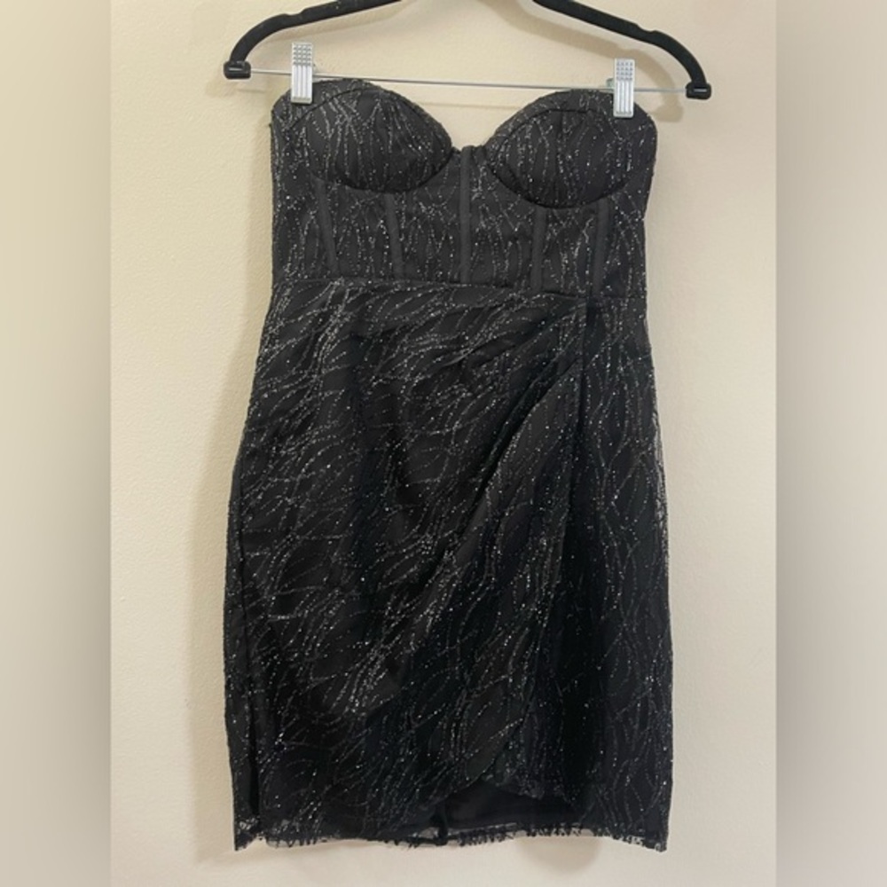 NWT WHO I AM Strapless Black Glitter Tulip Hem Cocktail Dress -‎ AUS 10